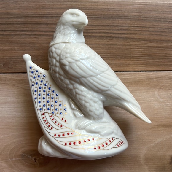 Lenox Porcelain Bald Eagle with American Flag China Jewels Collection - Picture 5 of 9